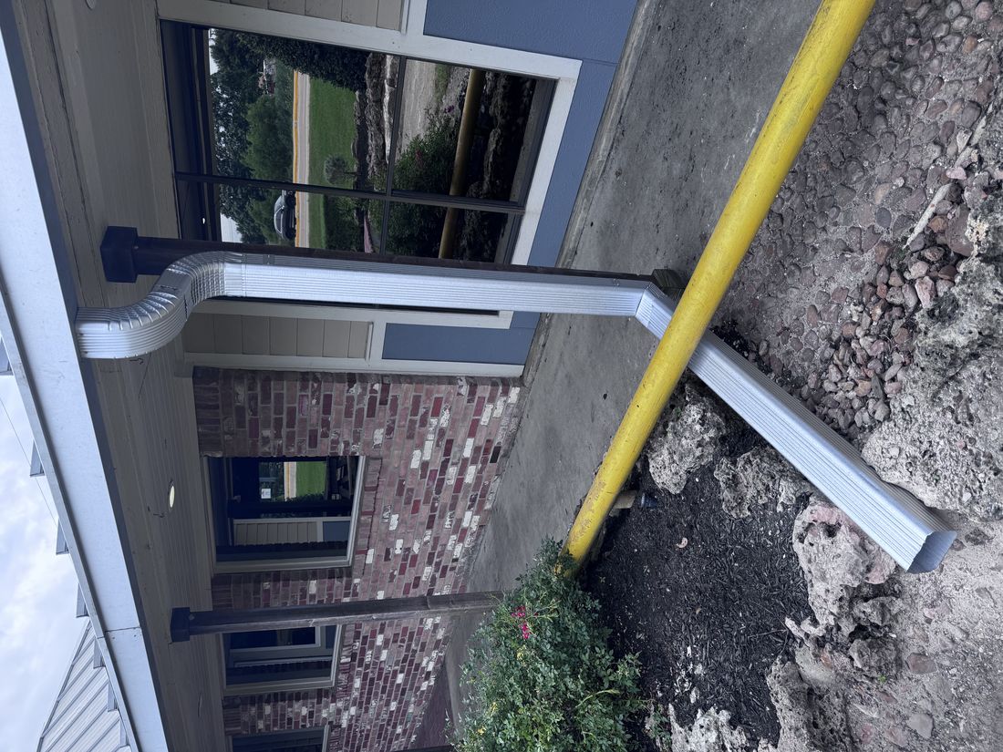 Finished gutter and downspout installation in Conroe, TX
